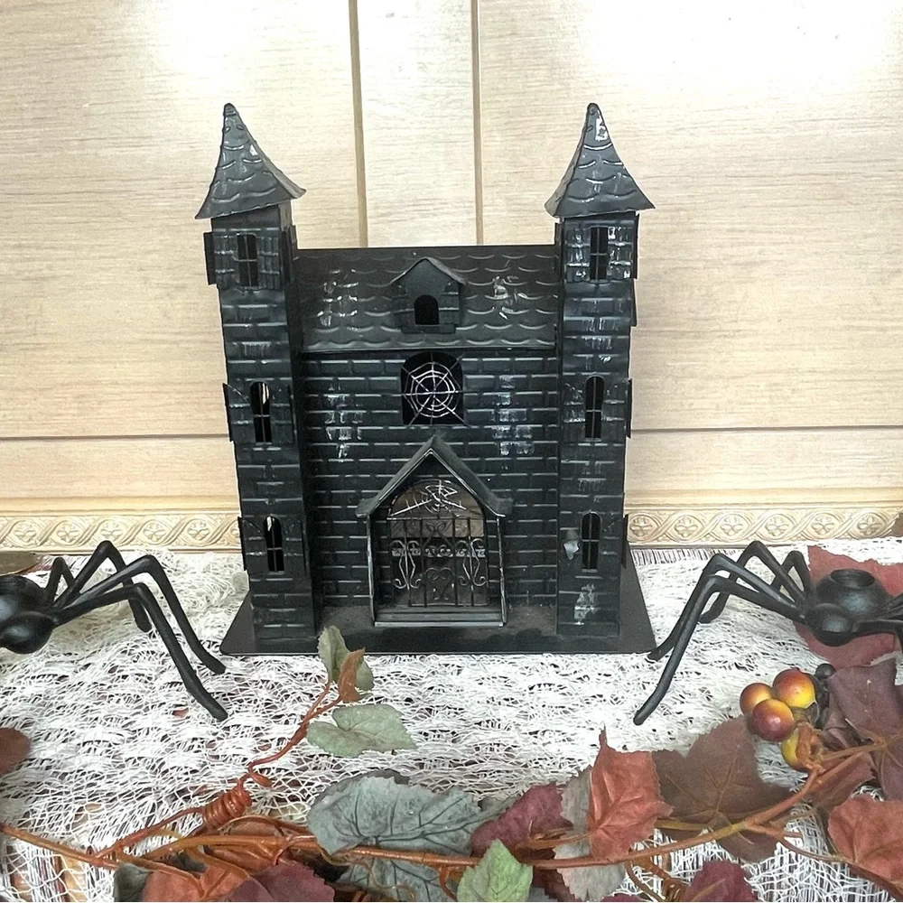 Rare VTG Halloween 2006 Target Medium Tin Haunted House